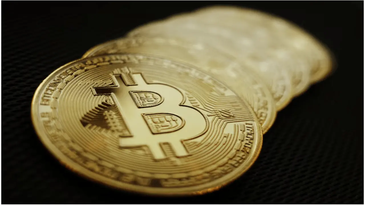 تراجع محدود.. كواليس تذبذب سعر البيتكوين الأخير وتفنيد المقارنة مع الذهب